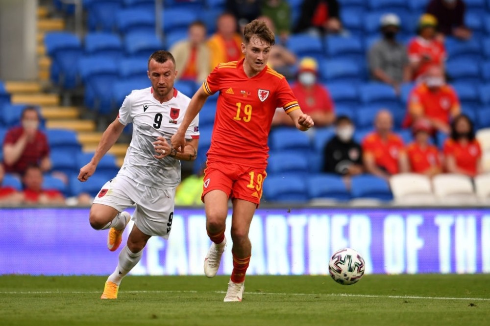  热刺锋线集体哑火，狼队零封对手跃升至前十  